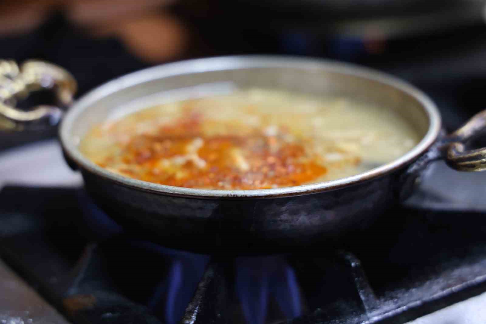 Kırşehirliler soğuk havadan kelle paça çorbasıyla korunuyor