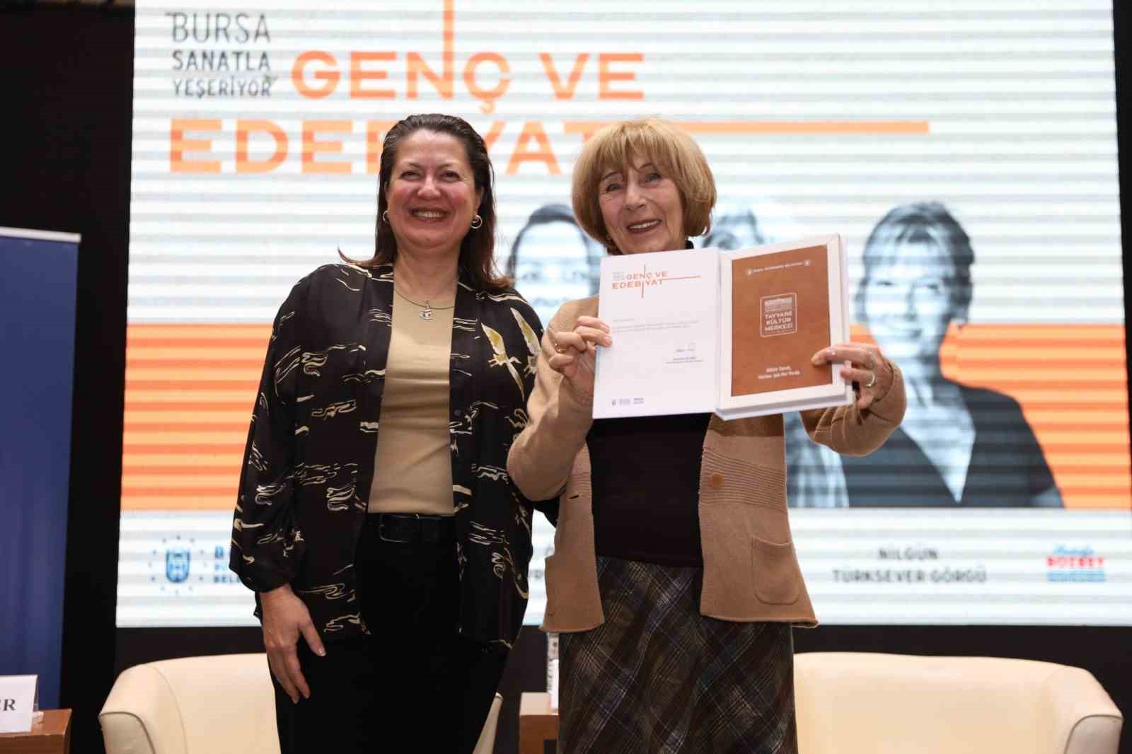 Ayşe Kulin&rsquo;den gen&ccedil;lere hayat dersleri
