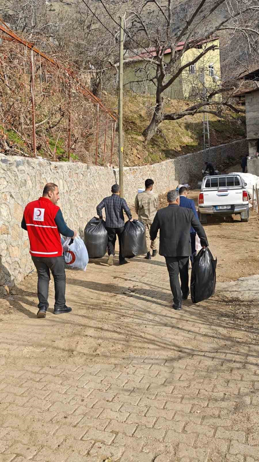 Sason&rsquo;da yangın mağduru aileye destek
