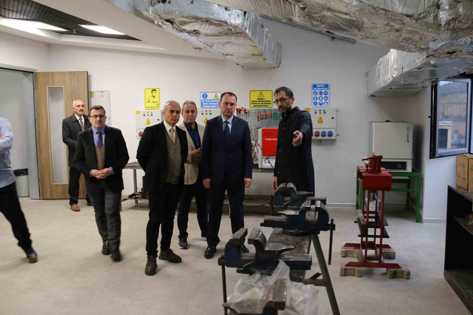 TOBB Teknik Bilimler MYO&rsquo;ya eğitim ve sanayi odaklı ziyaret
