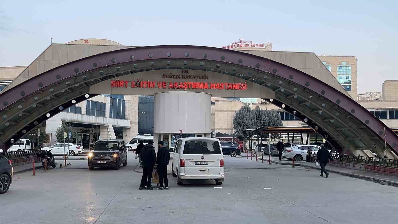 Siirt’te tahlil sonuçlarını değiştirdiği iddiasıyla 8’i sağlık çalışanı 30 kişi gözaltına alındı