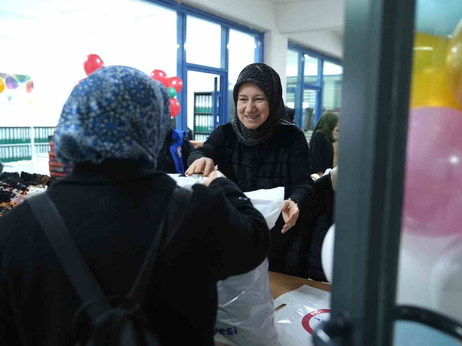 Bir bot bir mont kampanyası başladı
