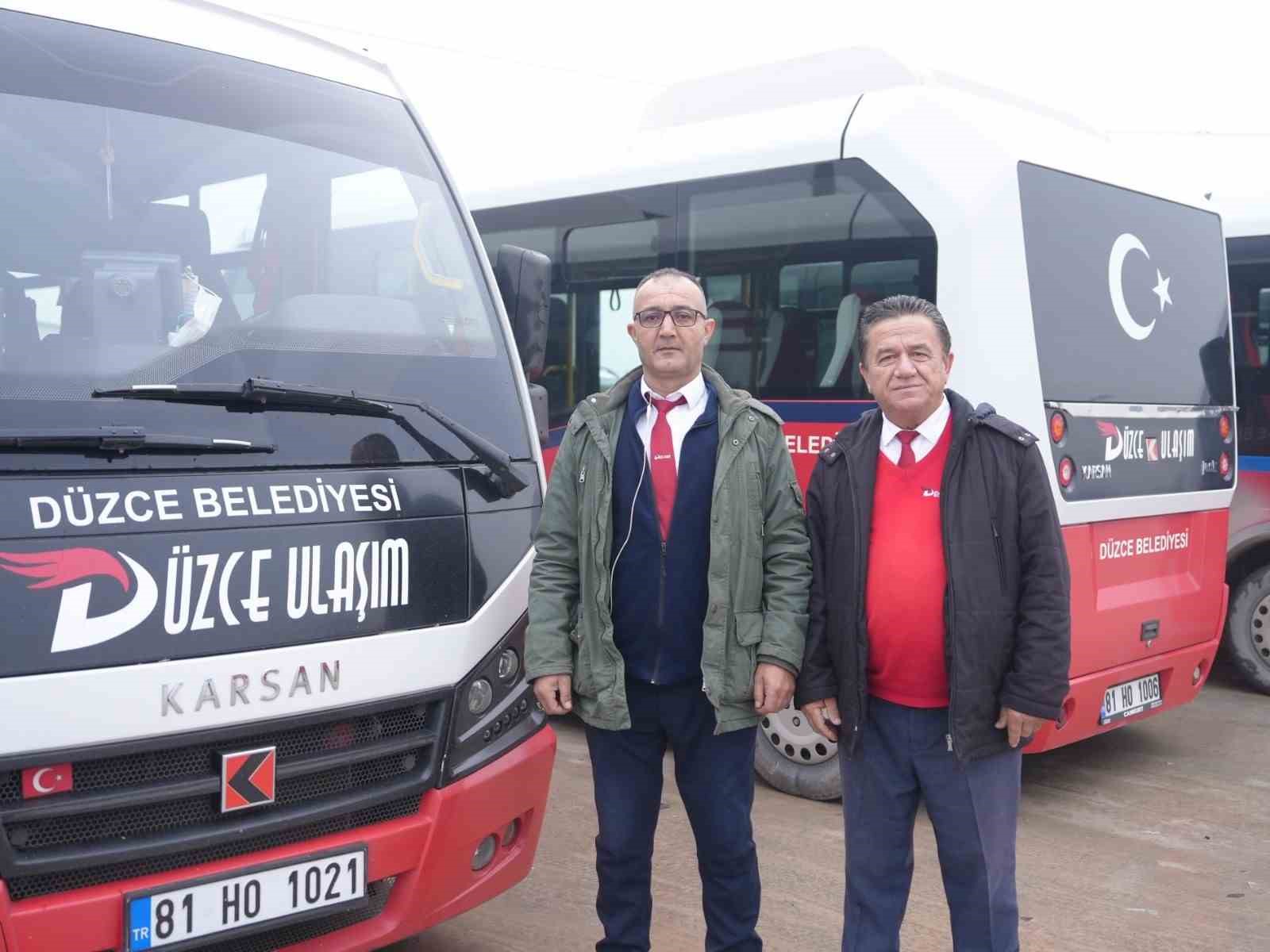 Otobüs şoförlerinin duyarlılığı araç içi kamerasına yansıdı
