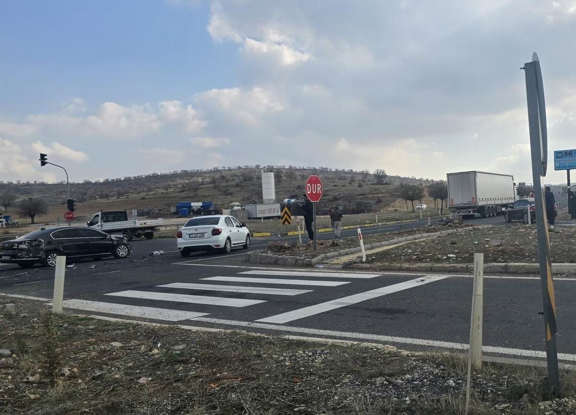 Mardin&rsquo;de zincirleme trafik kazası
