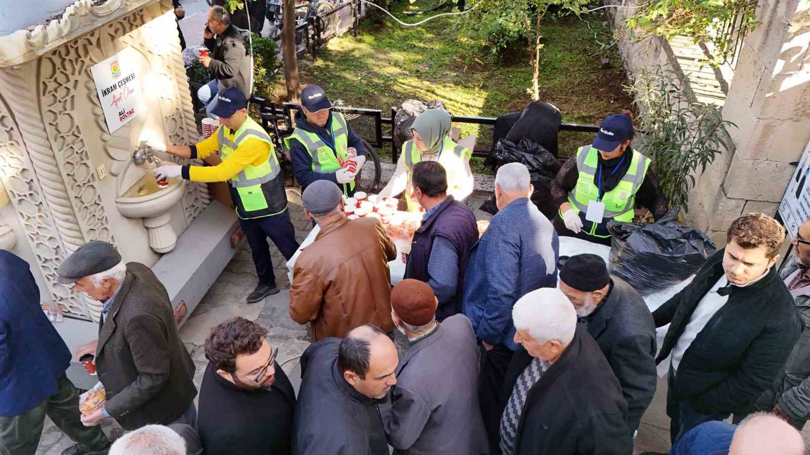 Tarsus&rsquo;ta sıcak &ccedil;orba ikramı başladı
