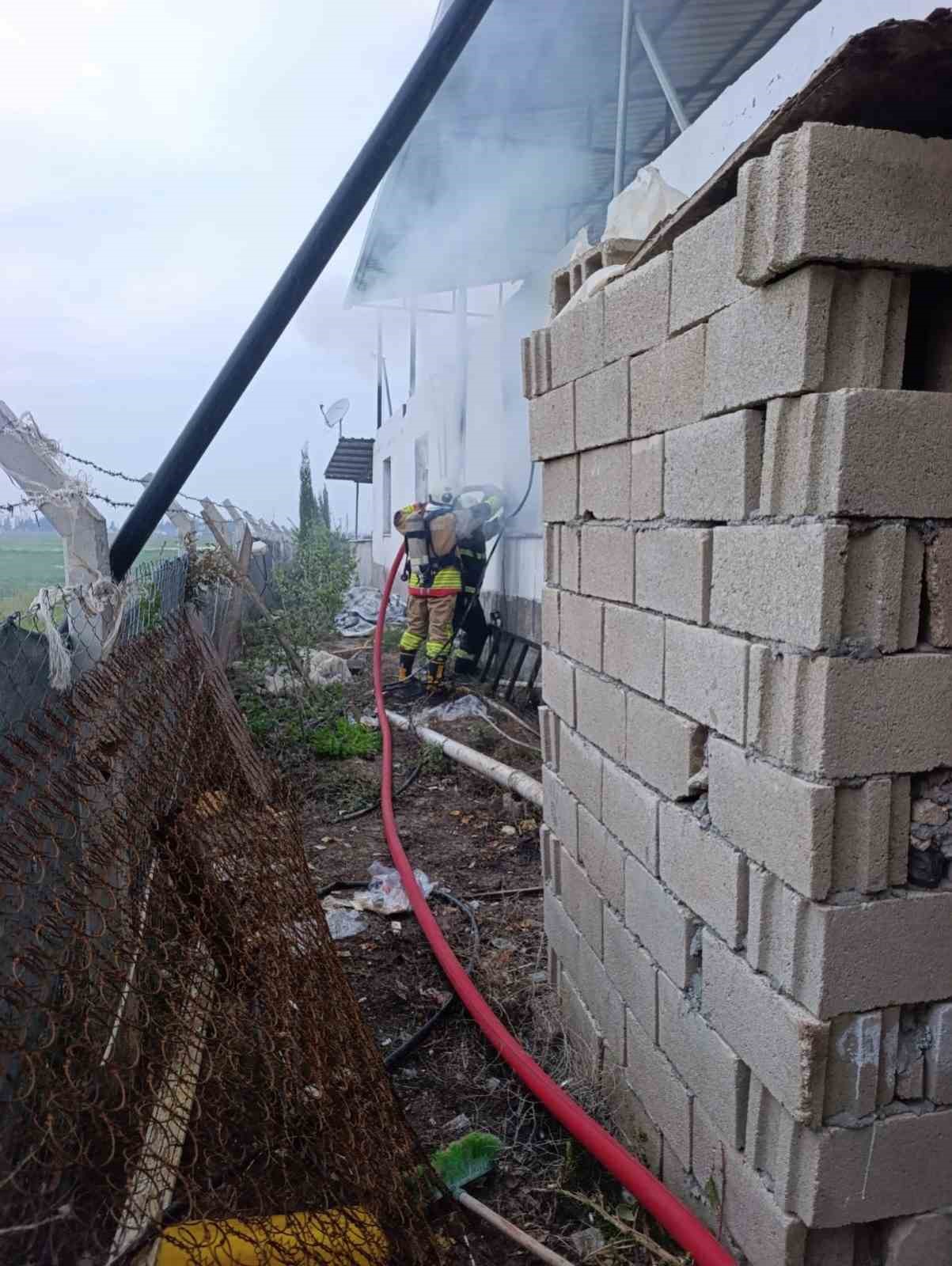 Kumlu&rsquo;da m&uuml;stakil ev yangını
