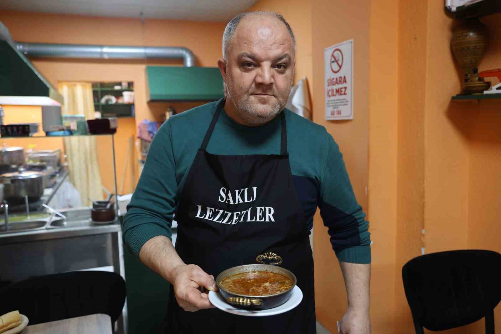 Kırşehirliler soğuk havadan kelle pa&ccedil;a &ccedil;orbasıyla korunuyor
