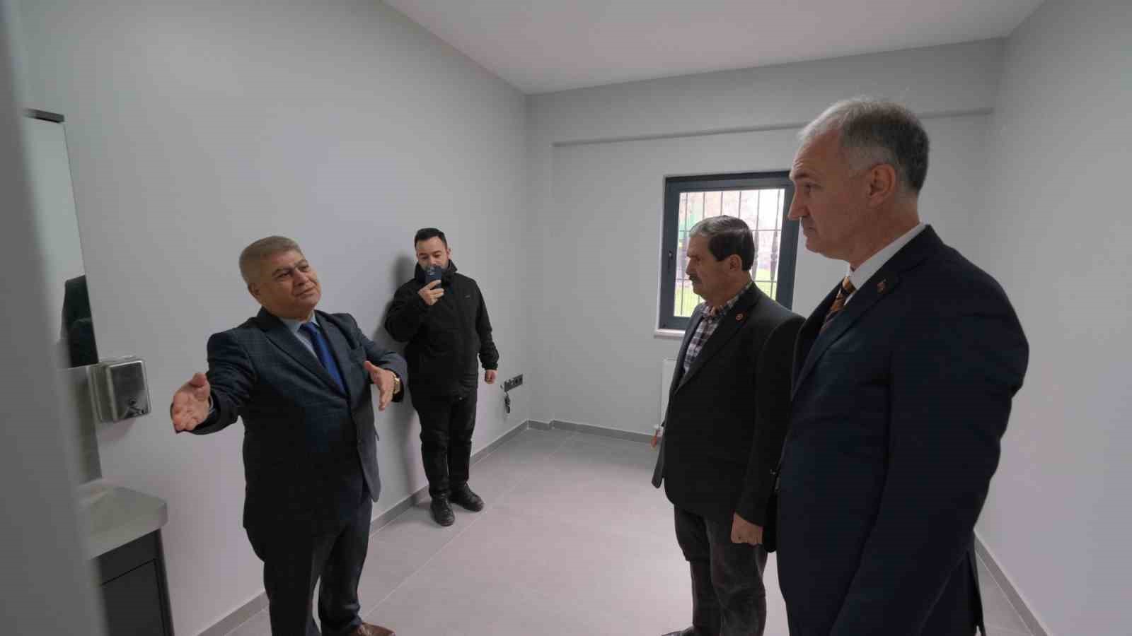 İneg&ouml;l Belediyesi&rsquo;nin tahsis ettiği arsa &uuml;zerine hayırsever Ali İpek&rsquo;in yaptırdığı Aile Sağlığı Merkezinde sona gelindi
