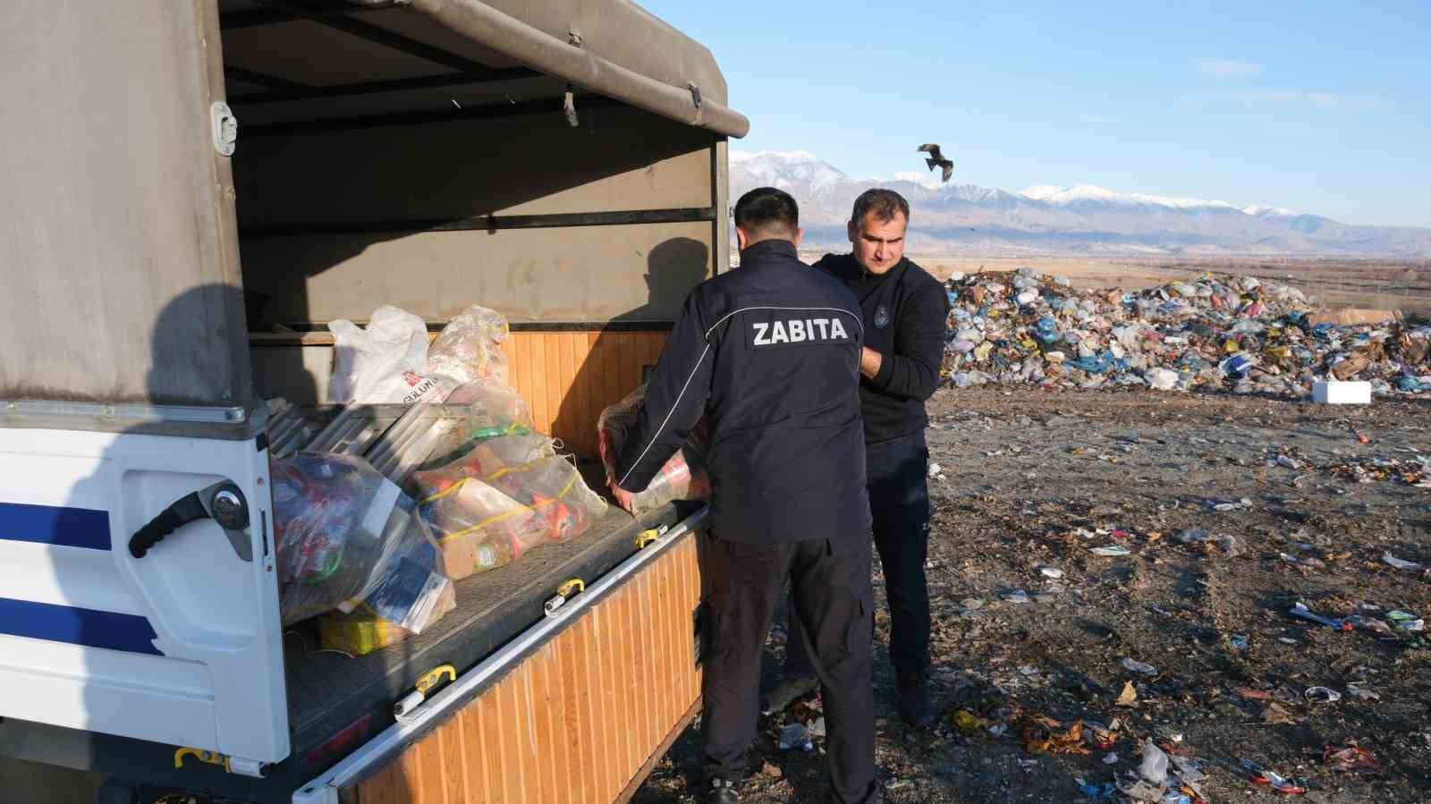 Tarihi ge&ccedil;miş &uuml;r&uuml;n satan marketlere zabıta m&uuml;dahalesi
