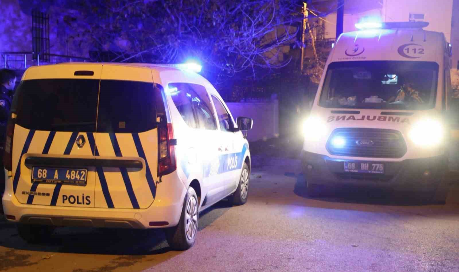 Aksaray&rsquo;da 4 aylık hamile kadını darbedip sokağa attılar
