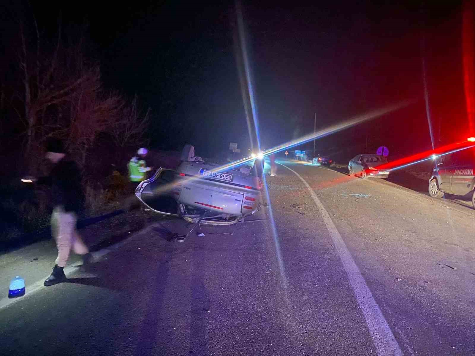Bilecik&rsquo;te kontrolden &ccedil;ıkan otomobil takla attı; alkoll&uuml; s&uuml;r&uuml;c&uuml; ağır yaralandı
