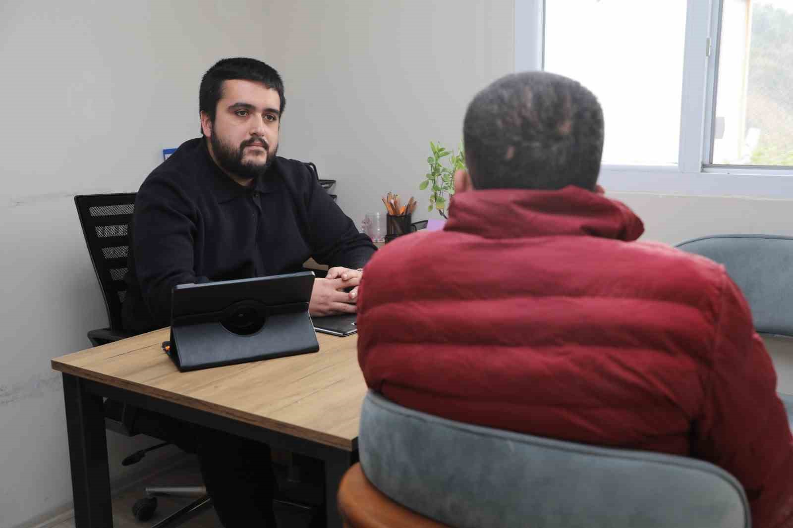 Hatay’da vatandaşlara ücretsiz psikolojik destek sağlanıyor