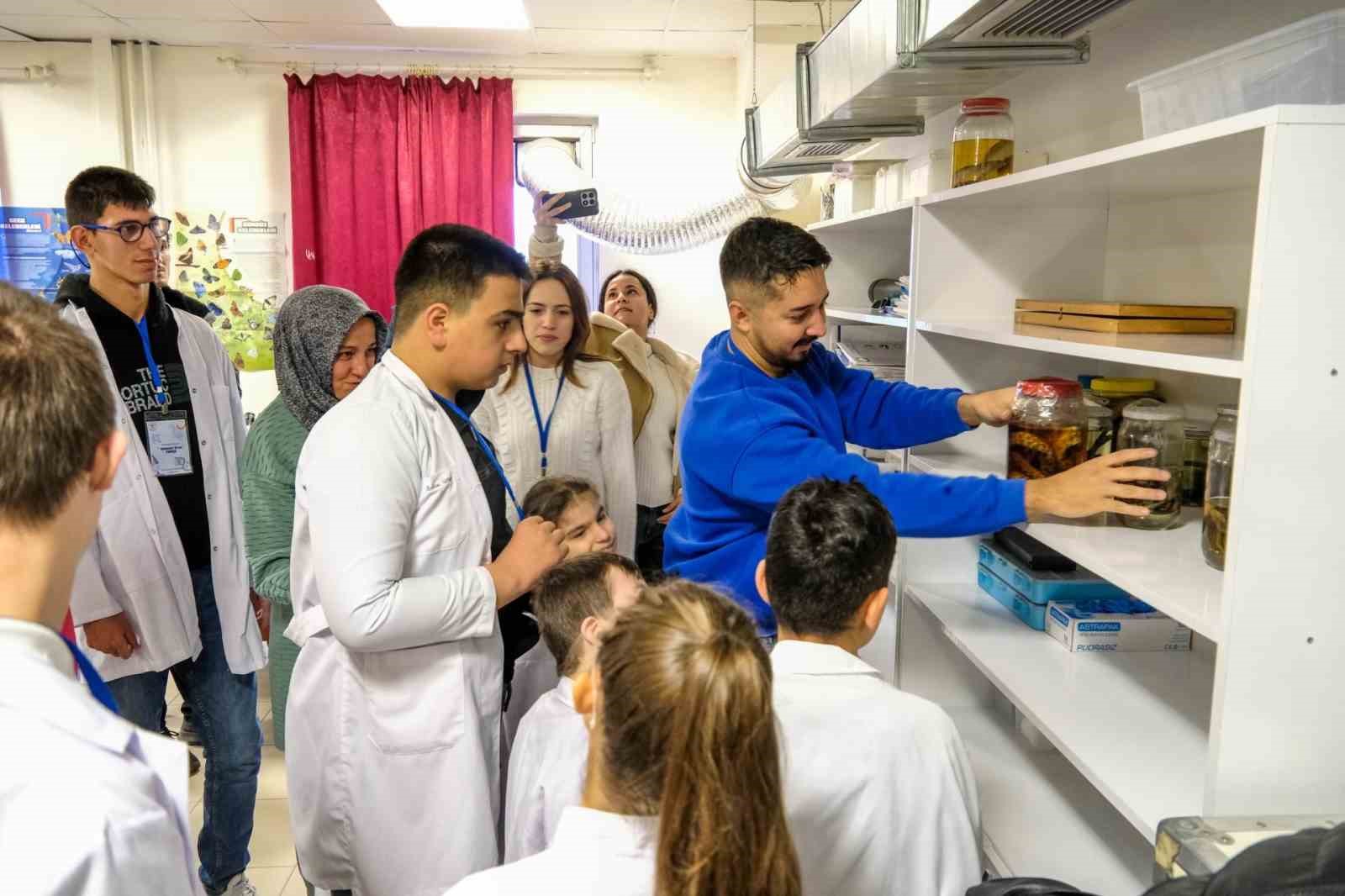 Özel eğitim öğrencileri BŞEÜ’ de bilimle buluştu