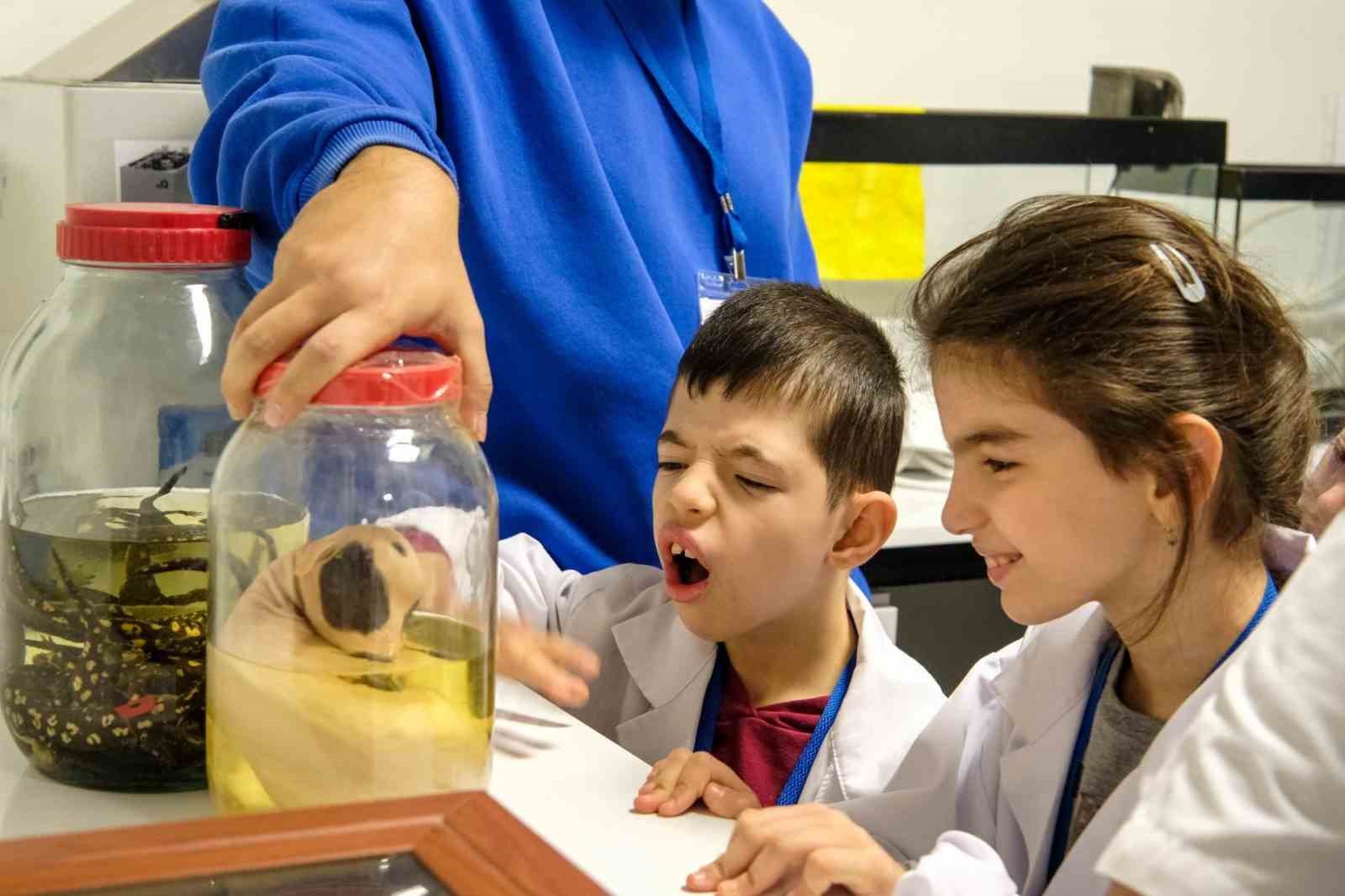 Özel eğitim öğrencileri BŞEÜ’ de bilimle buluştu