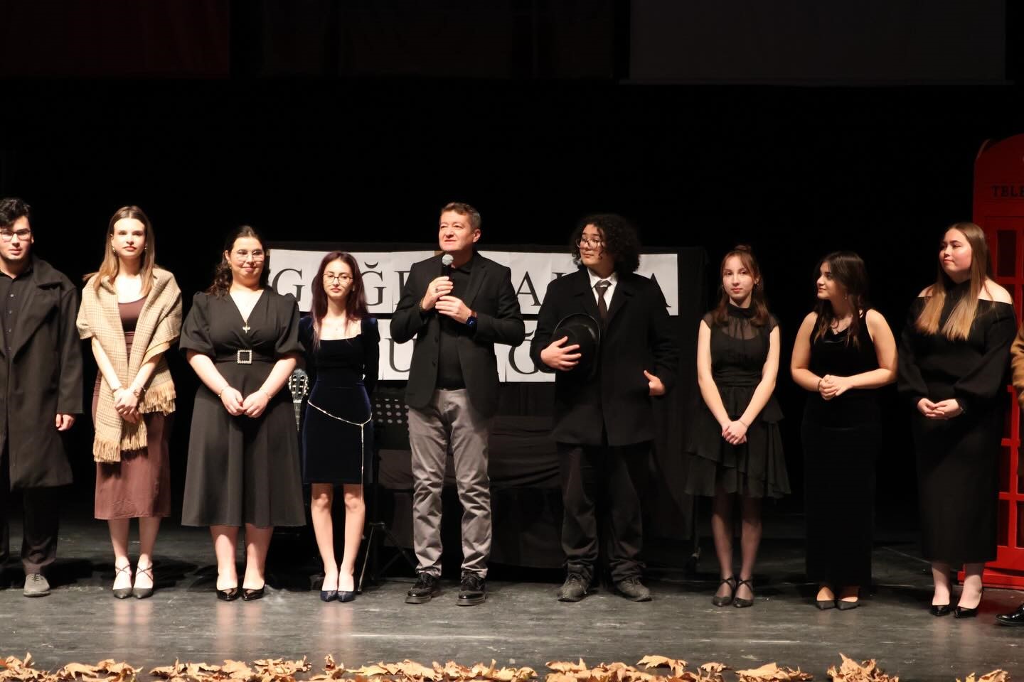 Şeyh Edebali Kongre Merkezi’nde şiir gecesi düzenlendi