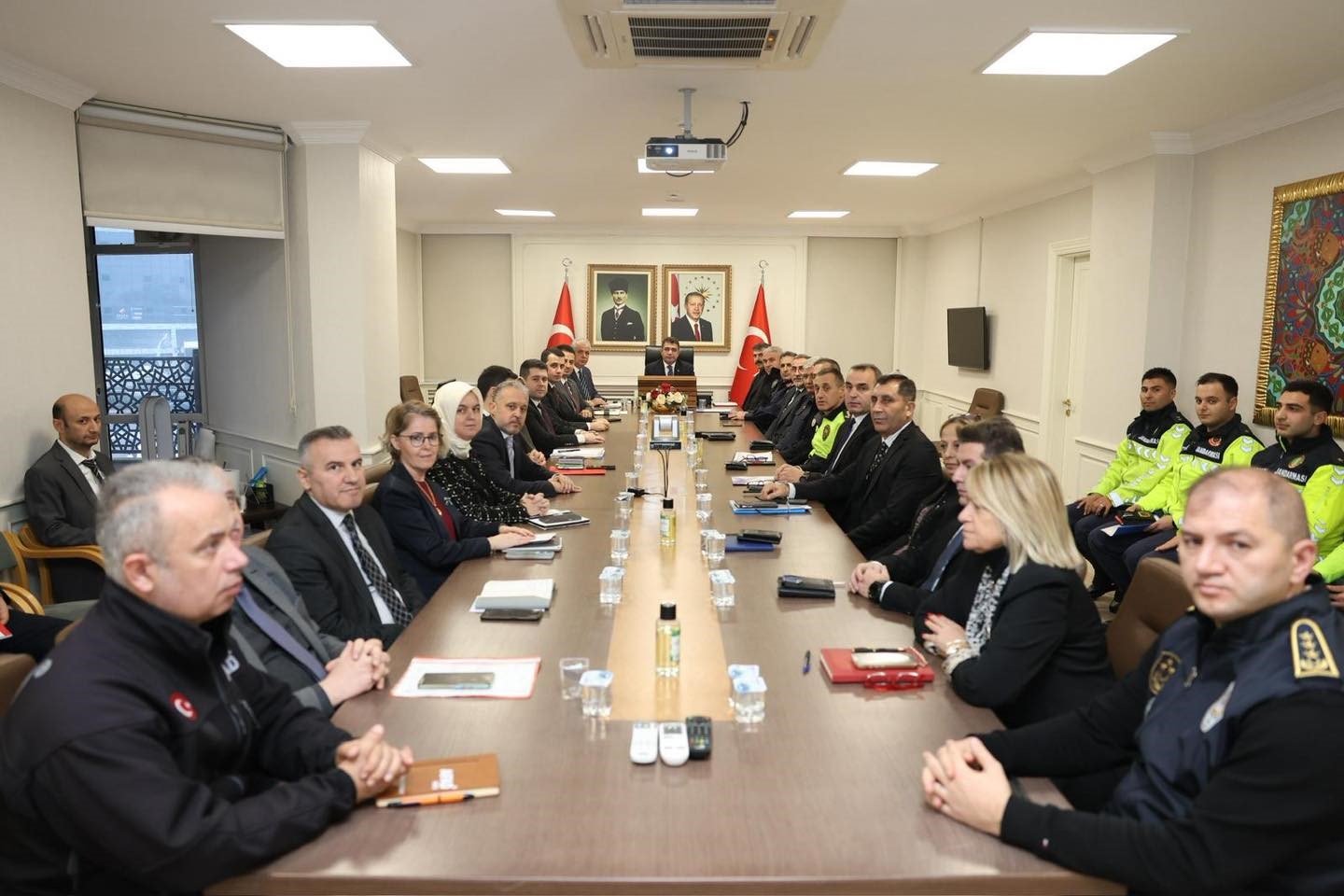 Yılbaşı tedbirleri i&ccedil;in toplandılar
