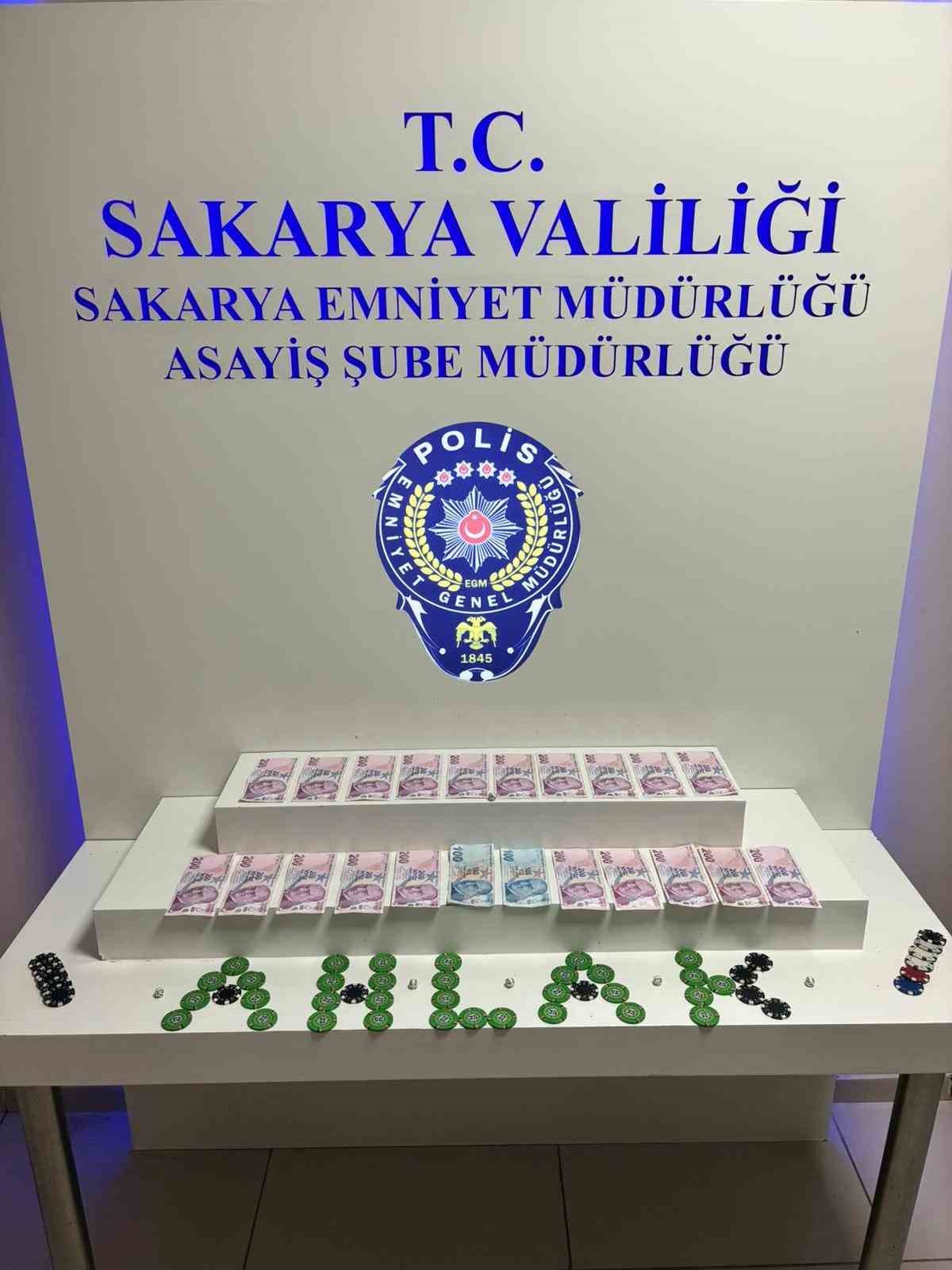 Sakarya’da kumar oynandığı tespit edilen 3 iş yerine baskın
