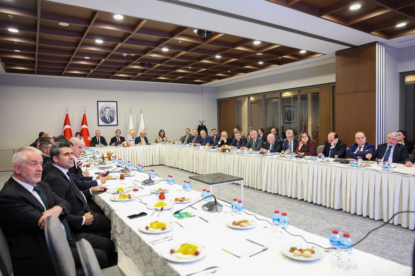 Başkan B&uuml;y&uuml;kkılı&ccedil;: "İlk g&uuml;nk&uuml; aşkla şehrimize hizmet ediyoruz"
