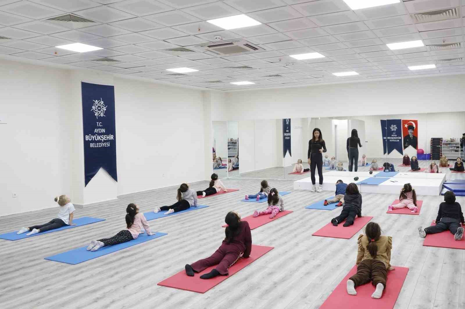 Aydın B&uuml;y&uuml;kşehir Belediyesi&rsquo;nin jimnastik eğitimleri devam ediyor
