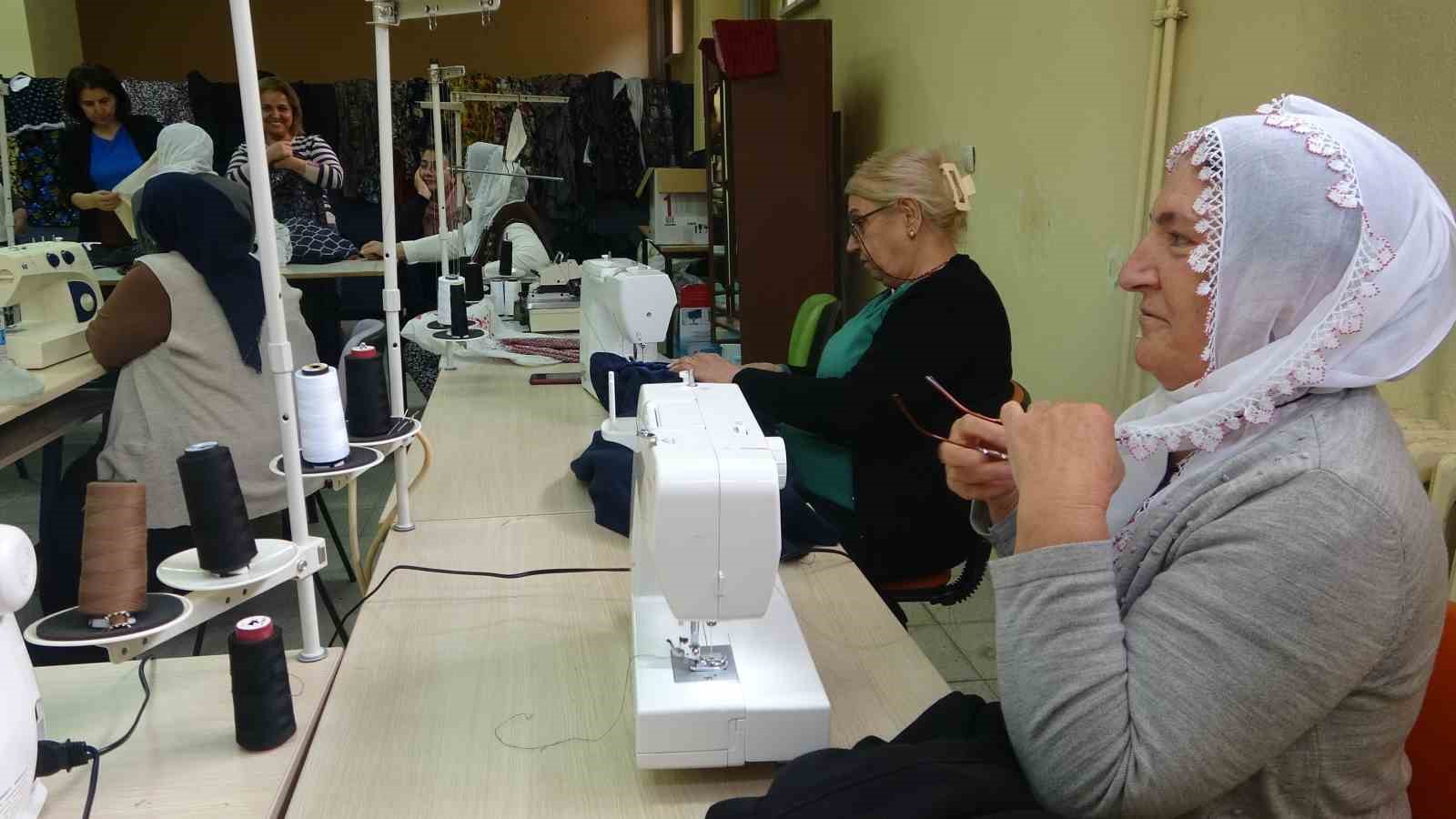 Tuncelili kadınlardan &uuml;retime 25 yıllık emek
