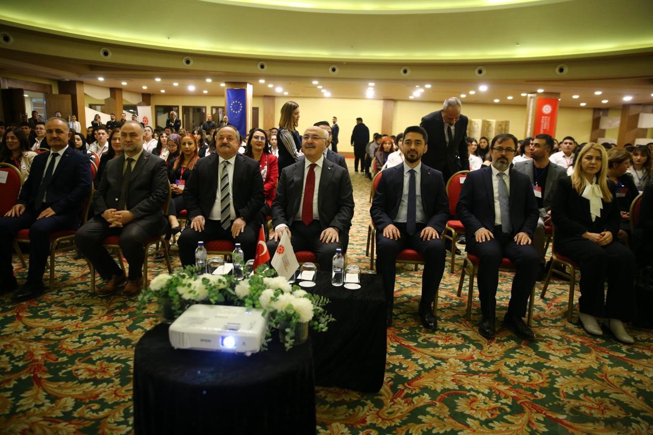 Dijital D&uuml;nyada G&uuml;venli Kalmak - Adana Zirvesi&rsquo;nin a&ccedil;ılışı ger&ccedil;ekleştirildi
