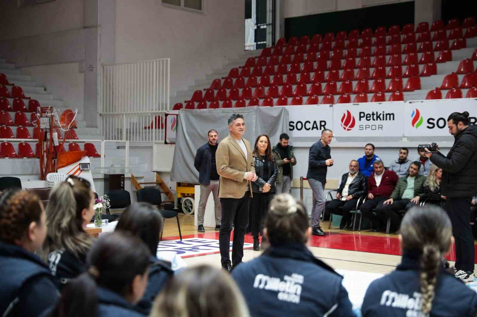 Personelinden Başkan Serkan Acar’a doğum günü sürprizi