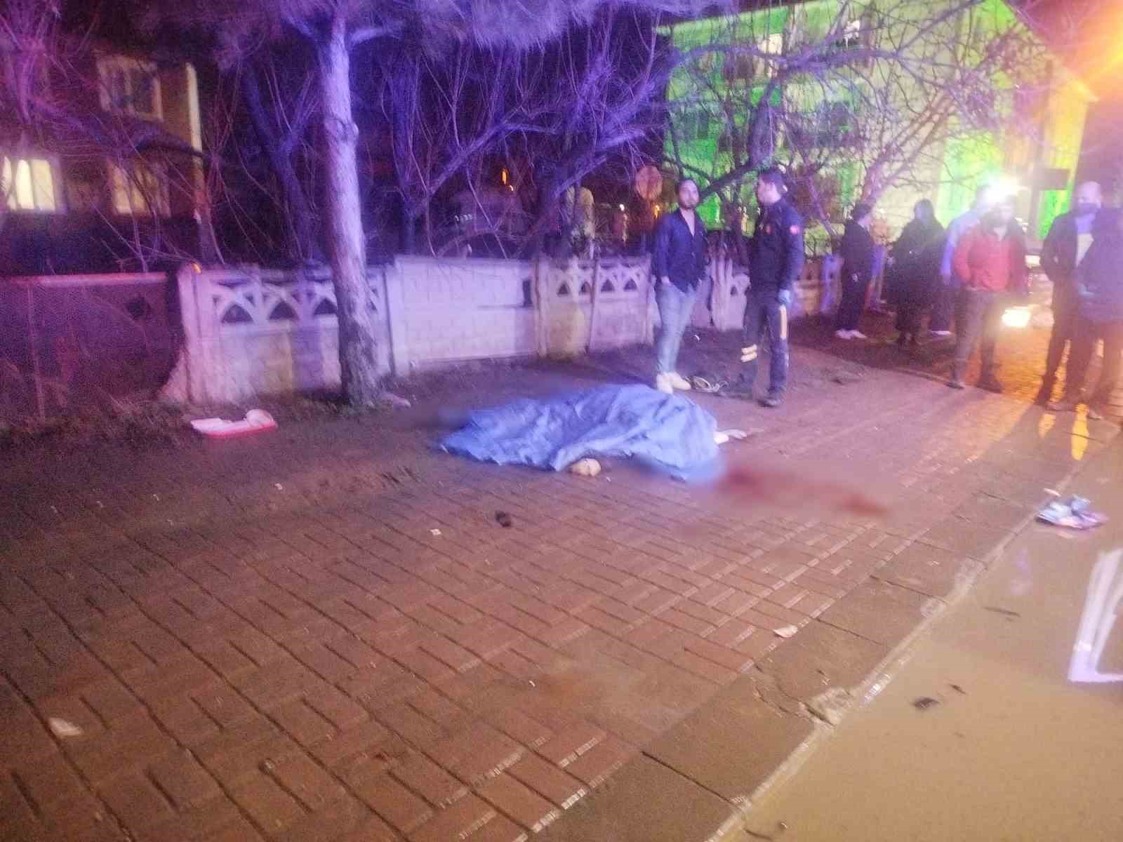 Süratli otomobilin çarptığı elektrikli bisiklet sürücüsü kadın hayatını kaybetti