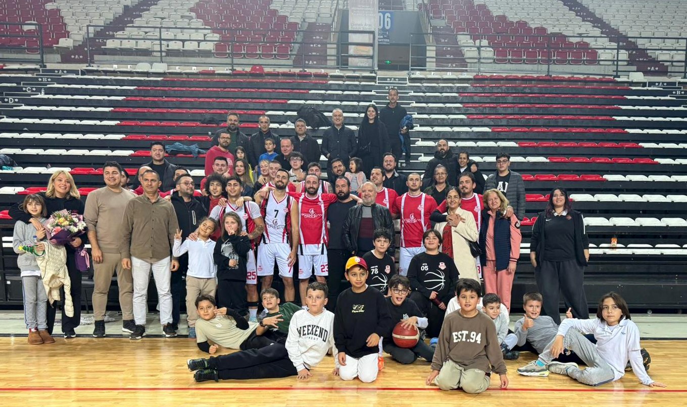 Muratpaşa Belediyespor namağlup Bölgesel Lig’de
