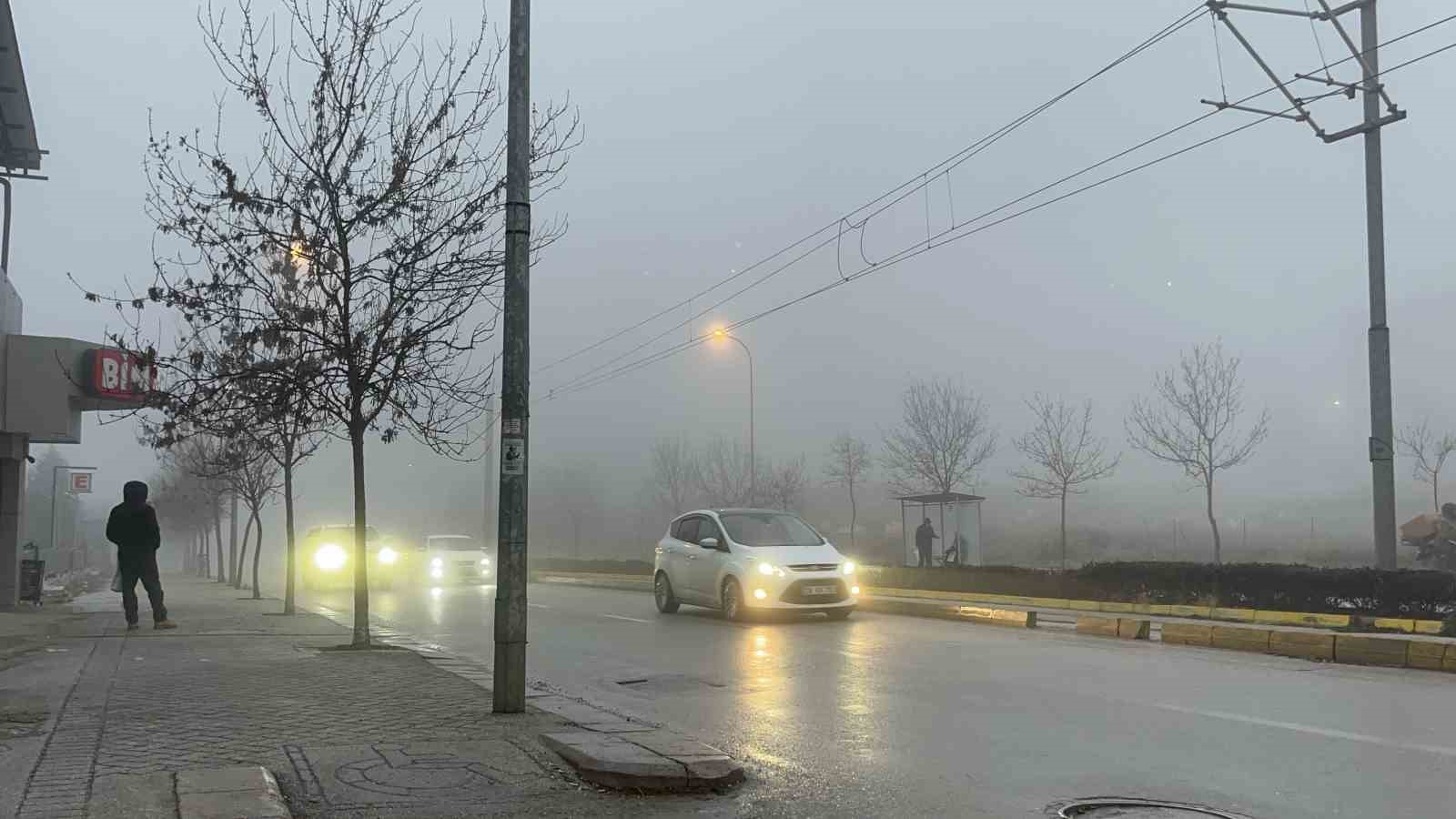 Eskişehir’de sis etkili oldu