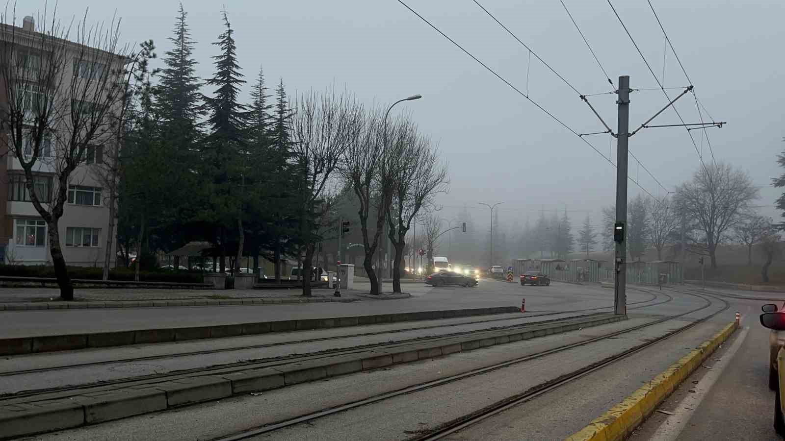 Eskişehir’de sis etkili oldu