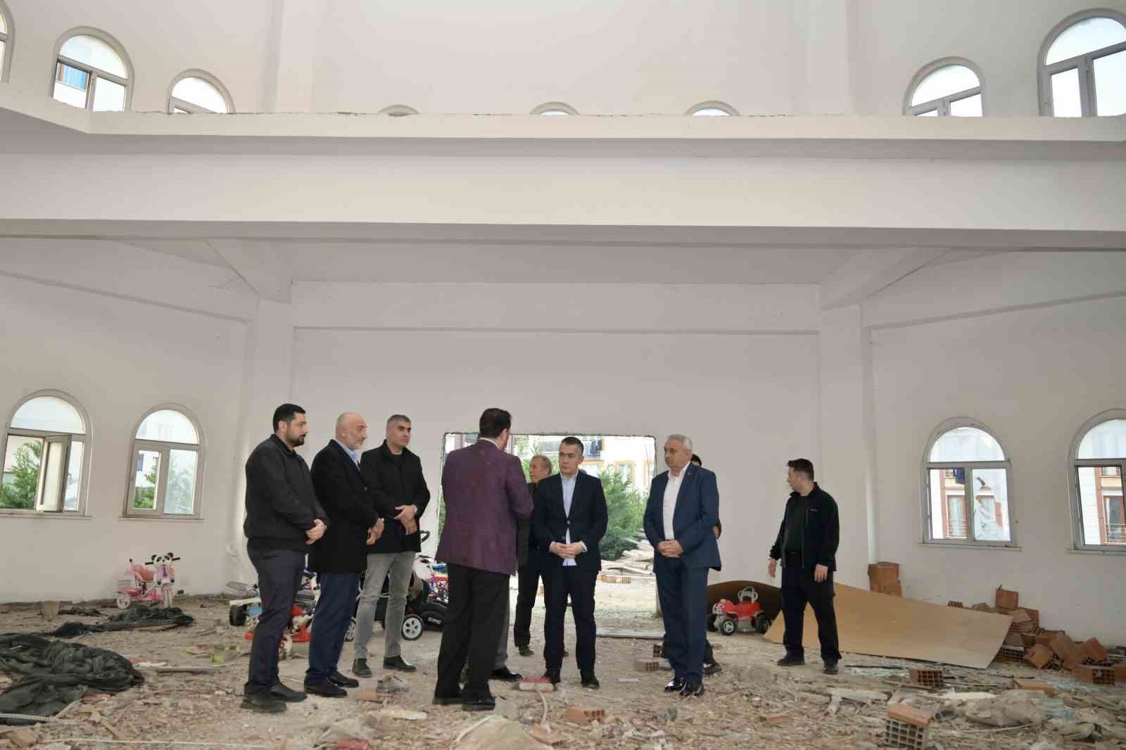 Esenyurt&rsquo;ta yarım kalan ibadethaneler tamamlanıyor
