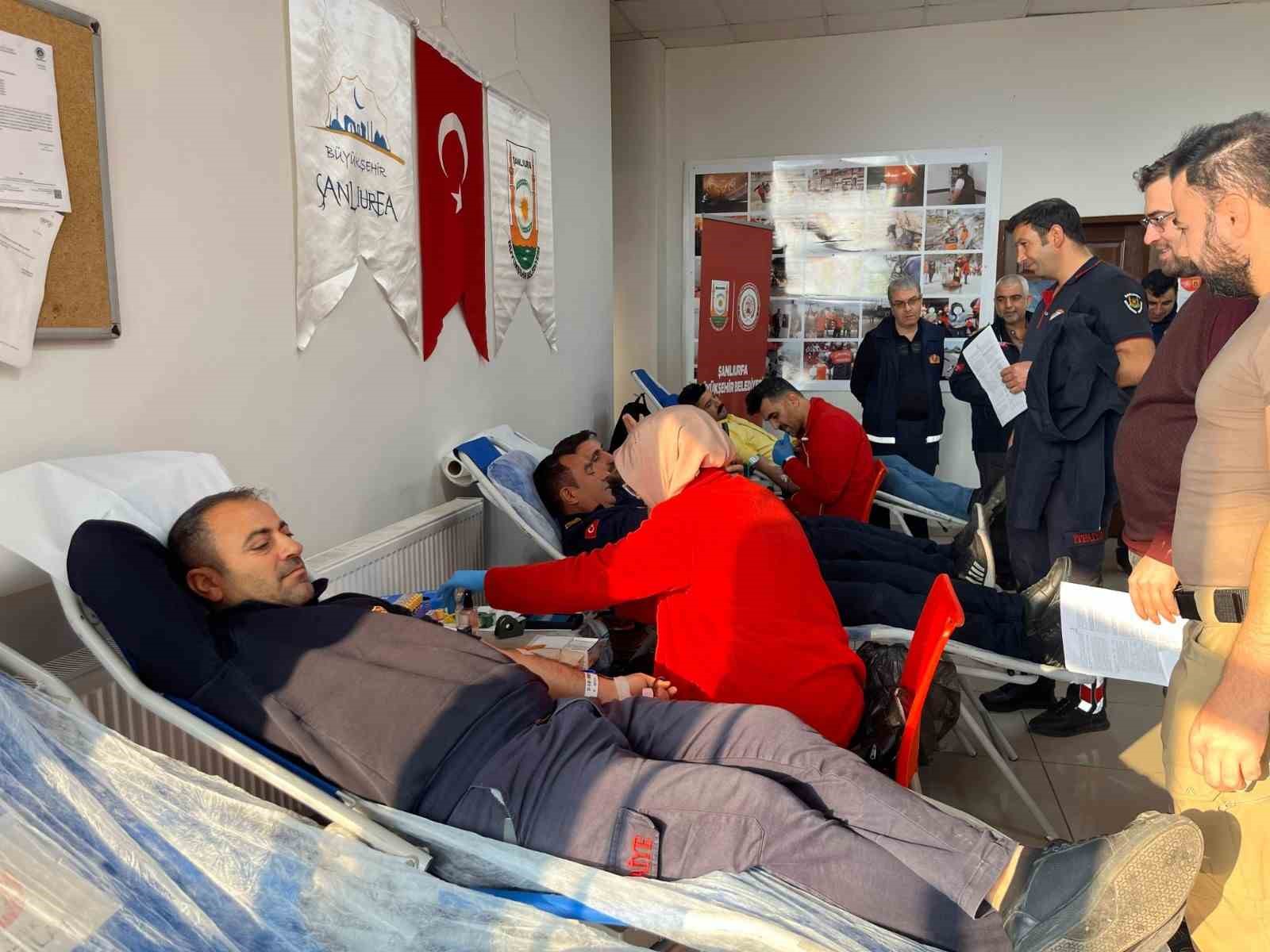 Şanlıurfa İtfaiyesi’nden kan bağışı