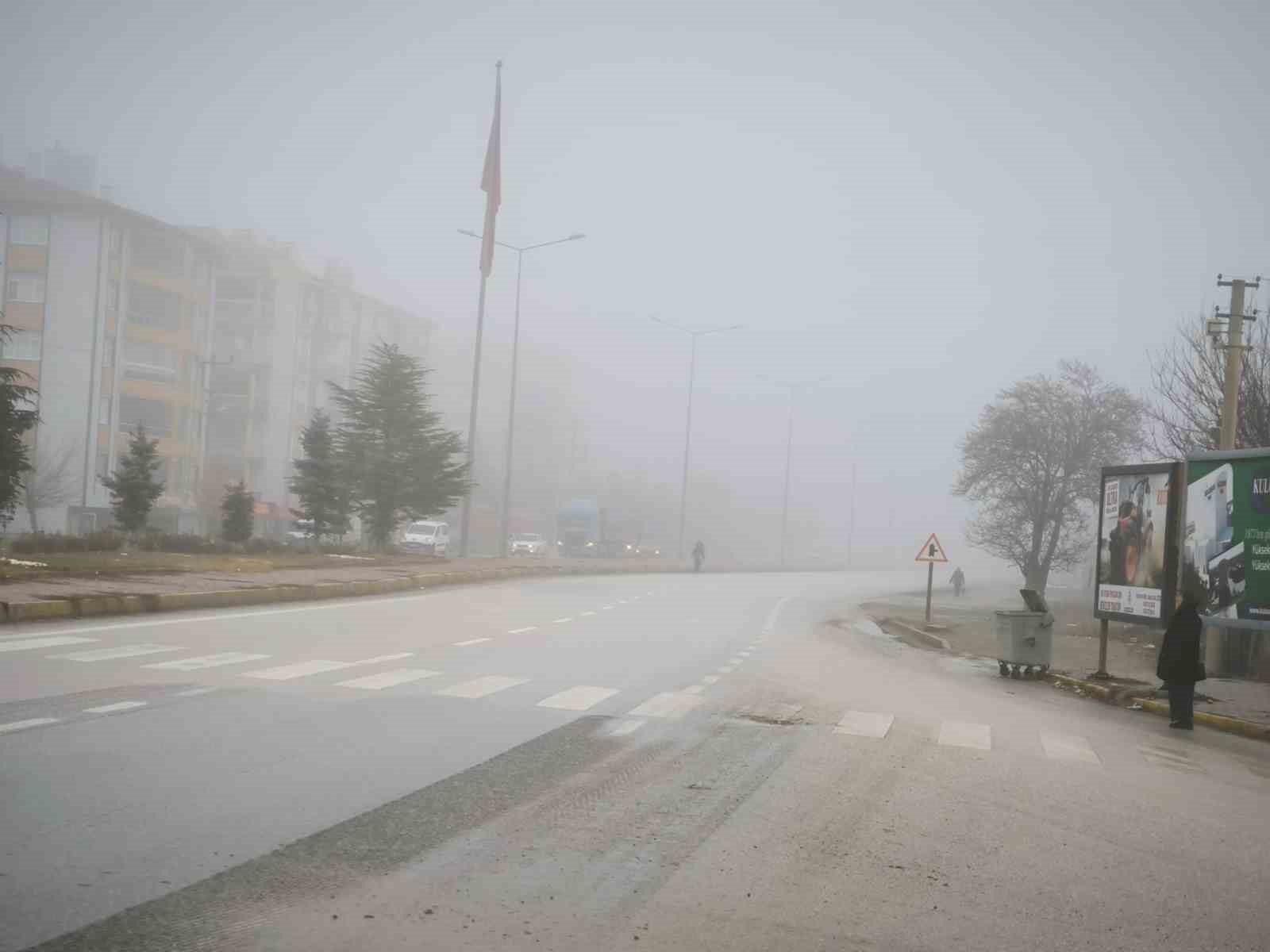 Kulu&rsquo;da yoğun sis ulaşımı olumsuz etkiledi
