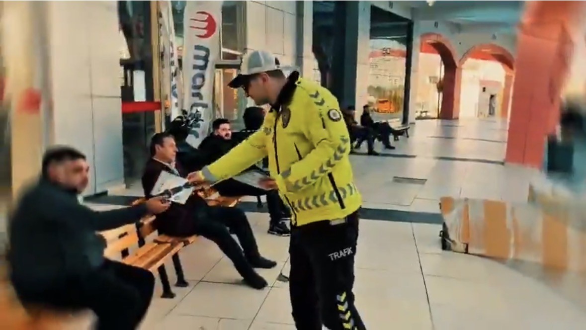 Mardin’de sürücü ve yolculara emniyet kemeri bilgilendirmesi