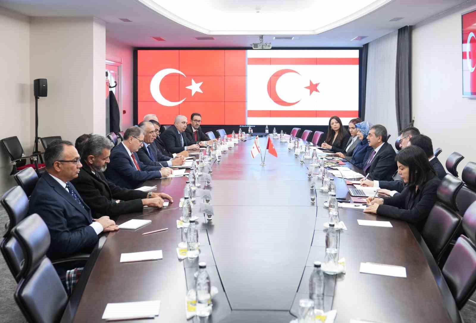 Bakan Tekin, KKTC Milli Eğitim Bakanı &Ccedil;avuşoğlu&rsquo;nu makamında ağırladı
