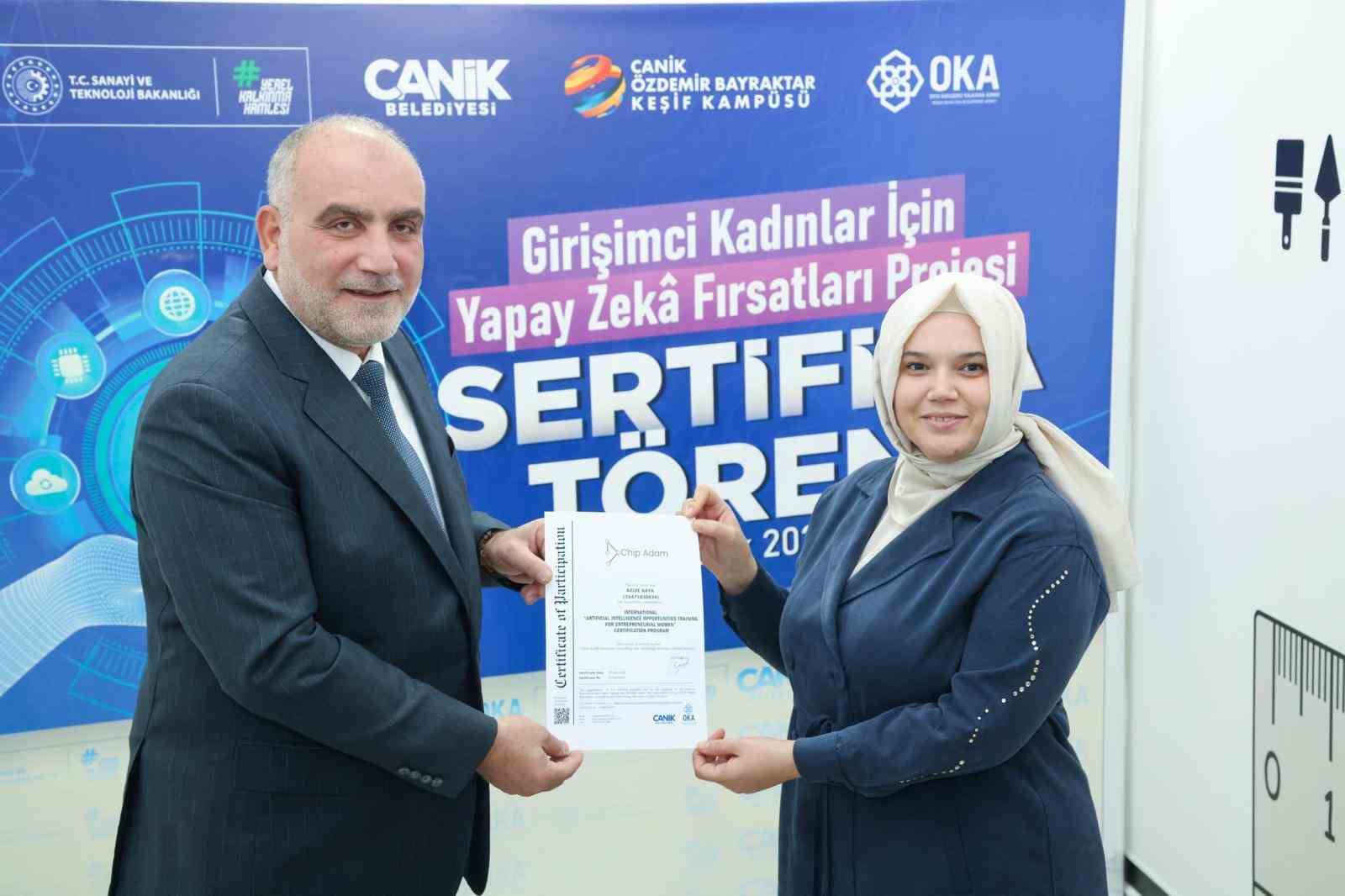 Başkan Sandıkçı: "Hanım kardeşlerimiz, teknolojilerin getirdiği fırsatlarla kariyer planlamalarını oluşturuyor"