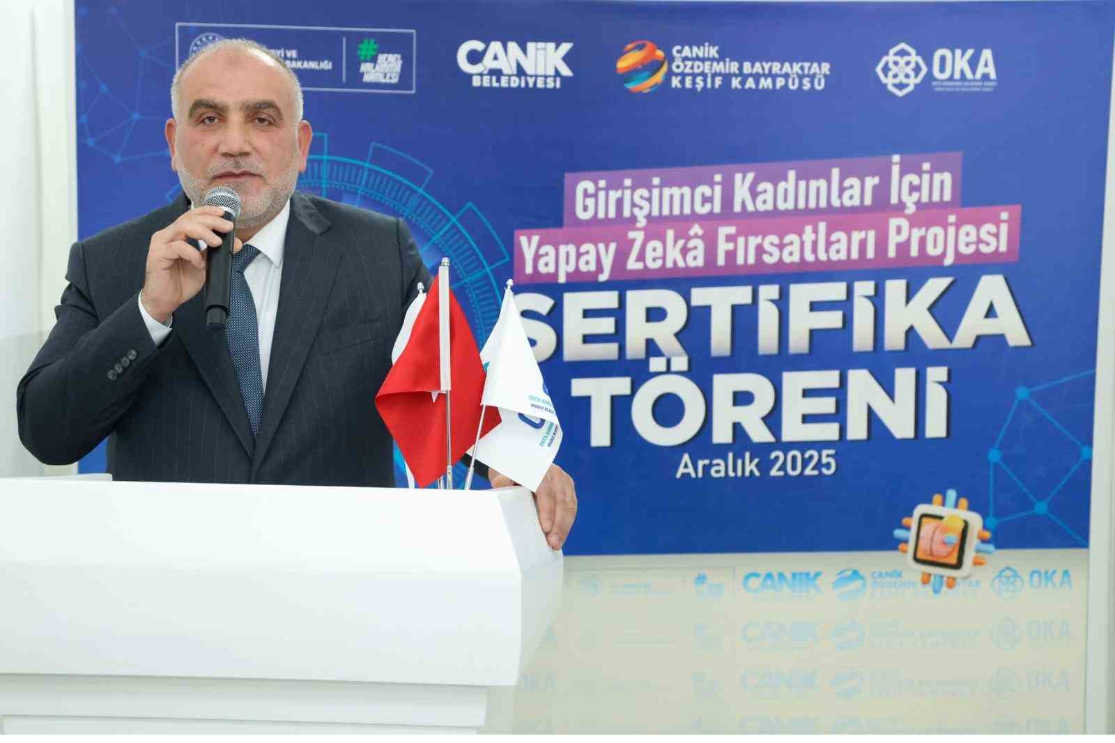 Başkan Sandık&ccedil;ı: "Hanım kardeşlerimiz, teknolojilerin getirdiği fırsatlarla kariyer planlamalarını oluşturuyor"
