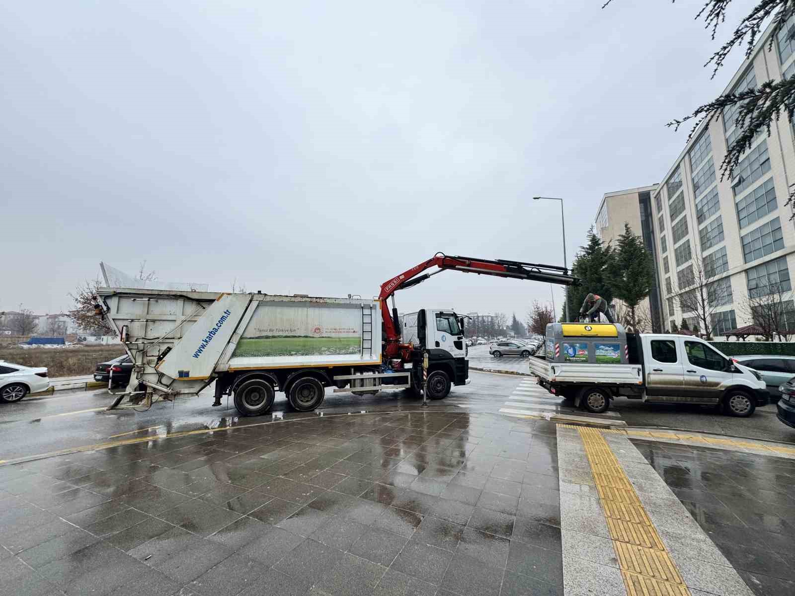Çorum’da yeni çöp konteynerleri yerleştirilmeye başlandı