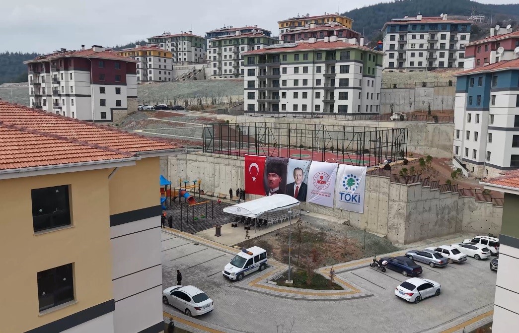 Osmaniye’de 221 deprem konutunun anahtarları teslim edildi