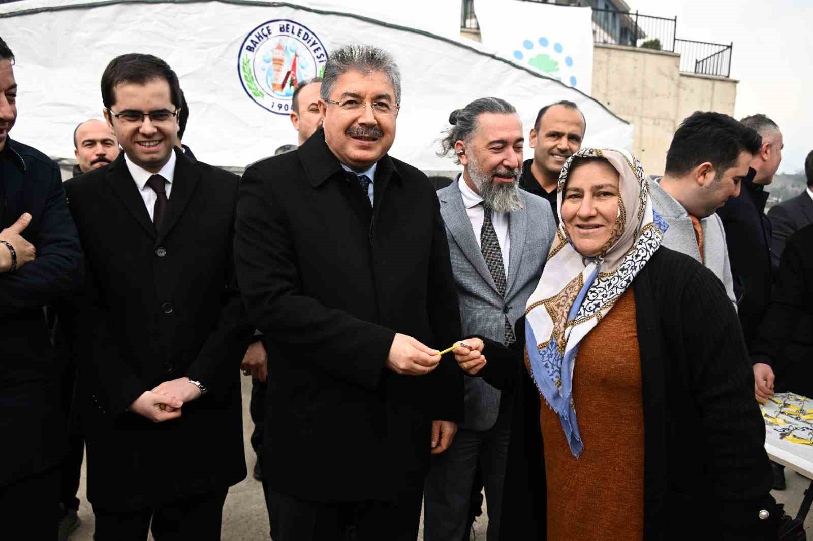 Osmaniye&rsquo;de 221 deprem konutunun anahtarları teslim edildi
