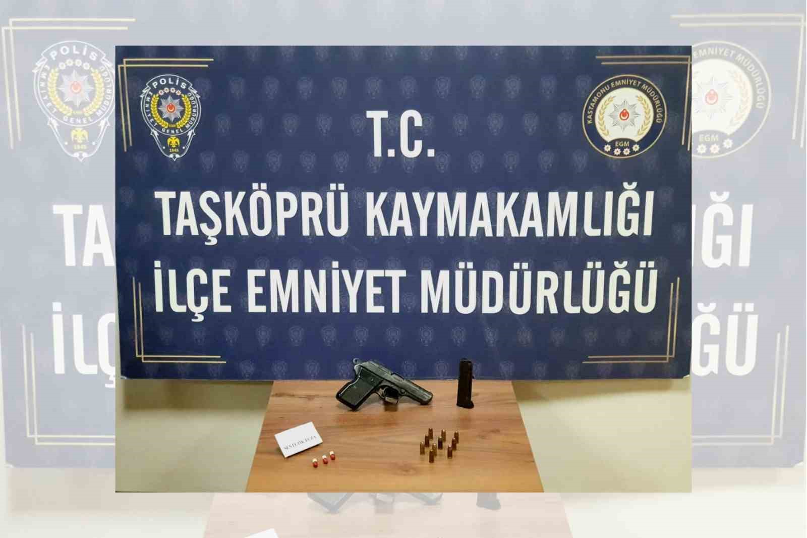 Kastamonu&rsquo;da sentetik ecza hapıyla yakalanan 3 şahıs hakkında adli işlem başlatıldı
