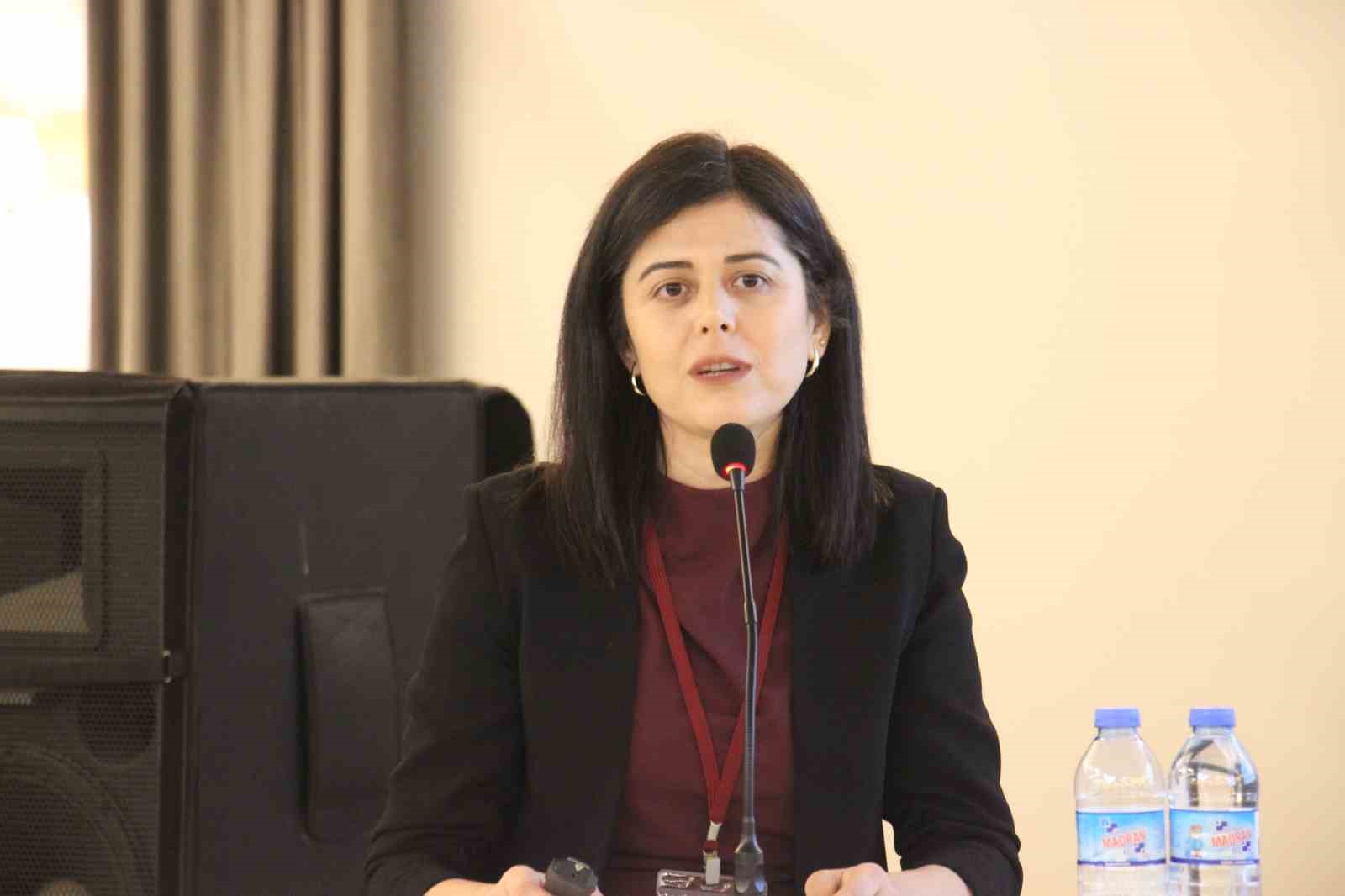 Aydın&rsquo;da s&uuml;t &ccedil;iftlikleri i&ccedil;in iklim dayanıklılığı masaya yatırıldı
