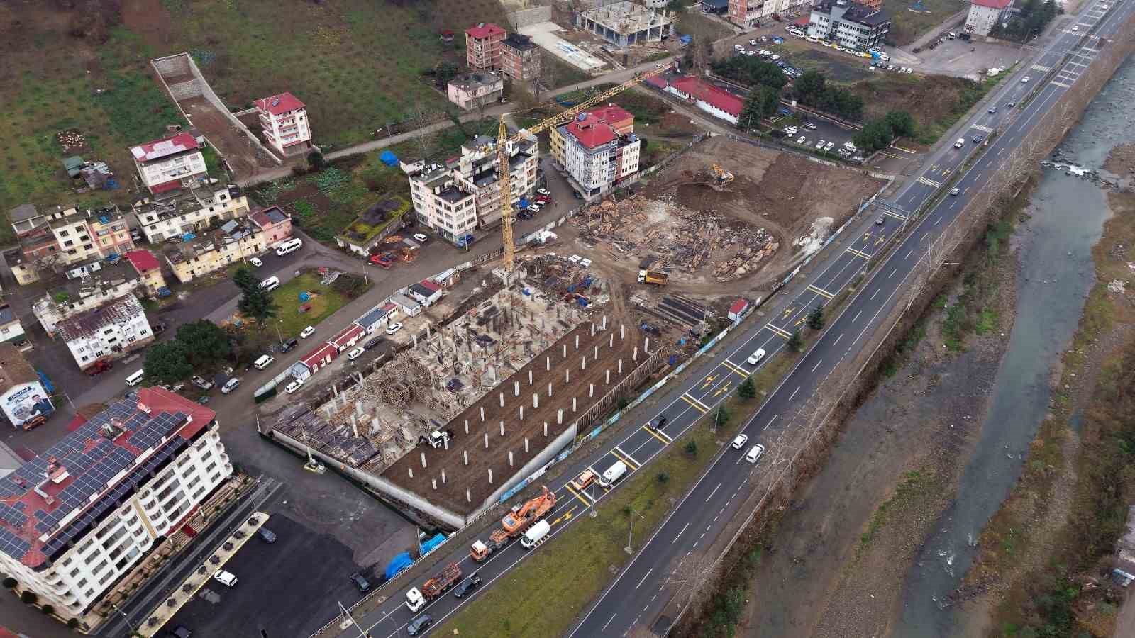 Trabzon&rsquo;da &Ccedil;ağlayan Kentsel D&ouml;n&uuml;ş&uuml;m Projesi&rsquo;nde inşaatlar y&uuml;kseliyor
