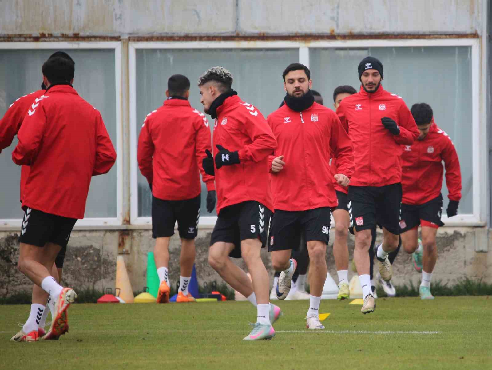 Mehmet Altıparmak: "Takviye yapmamız lazım"
