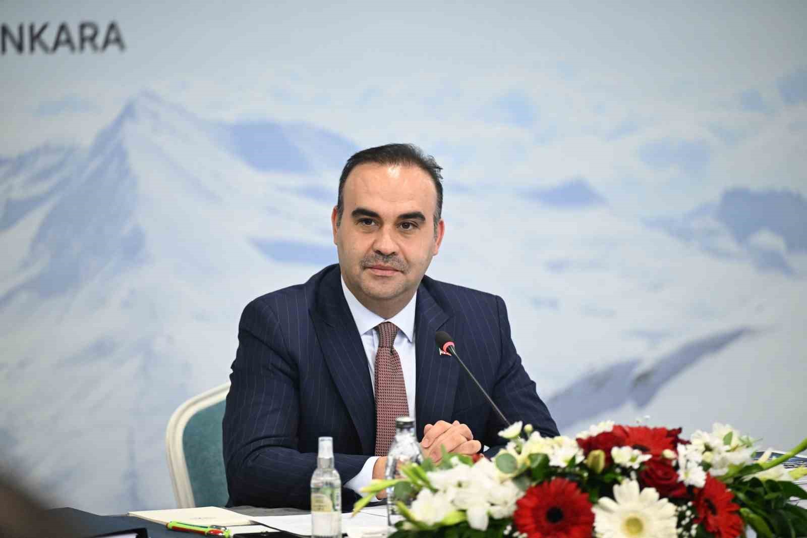 Bakan Kacır: "Kardeş Libya halkına ve h&uuml;k&uuml;metine taziyelerimi sunuyorum"
