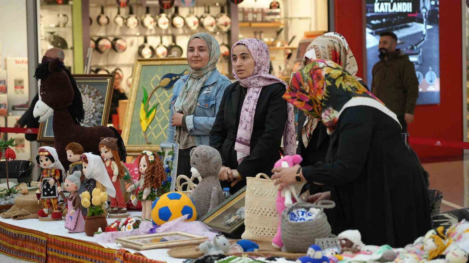 ADIMEK&rsquo;in yıl sonu sergisi a&ccedil;ıldı
