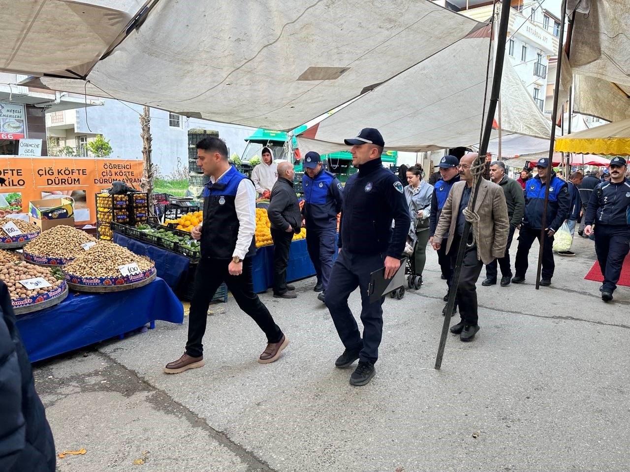 Çayırova’da pazar esnafına fiyat ve tartı denetimi
