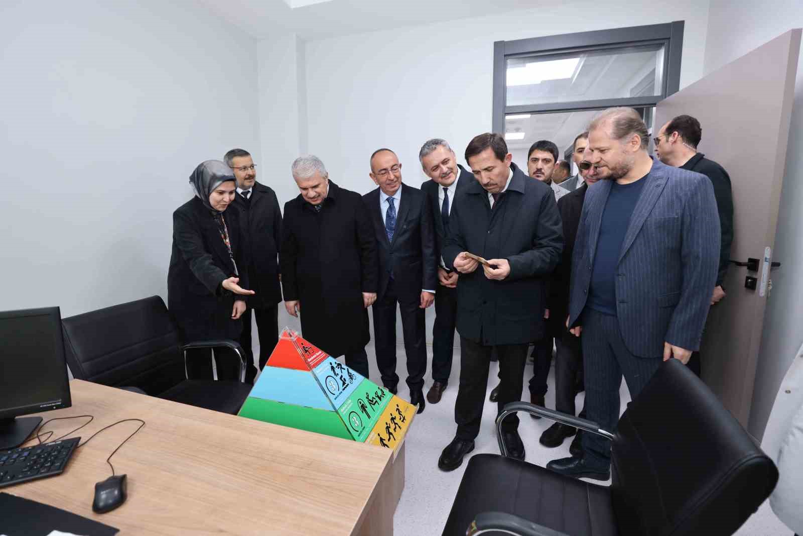 Meram&rsquo;da Aymanas ASM ve Sağlıklı Hayat Merkezi a&ccedil;ıldı
