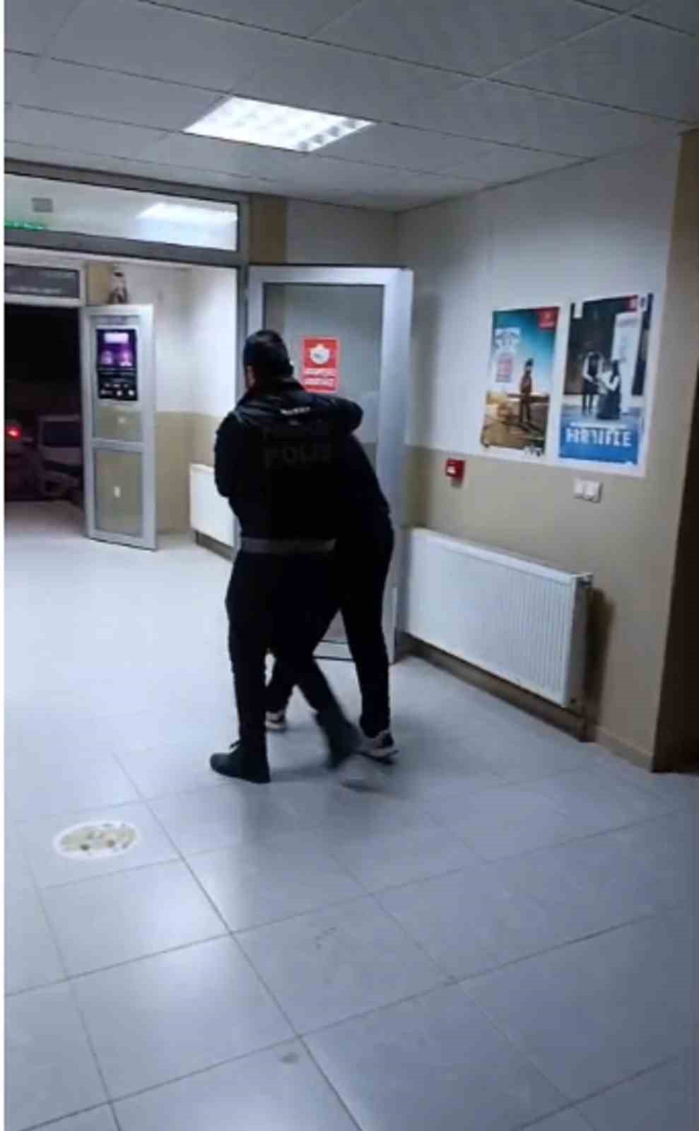 Hatay&rsquo;da 19 yıl 2 ay hapis cezası ile aranan şahıs yakalandı
