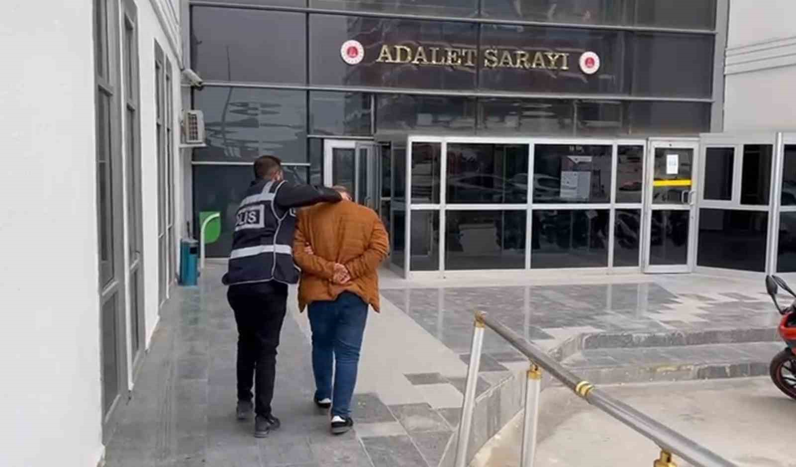 Hatay&rsquo;da başkasına ait banka kartıyla dolandırıcılık yapan ş&uuml;pheli tutuklandı
